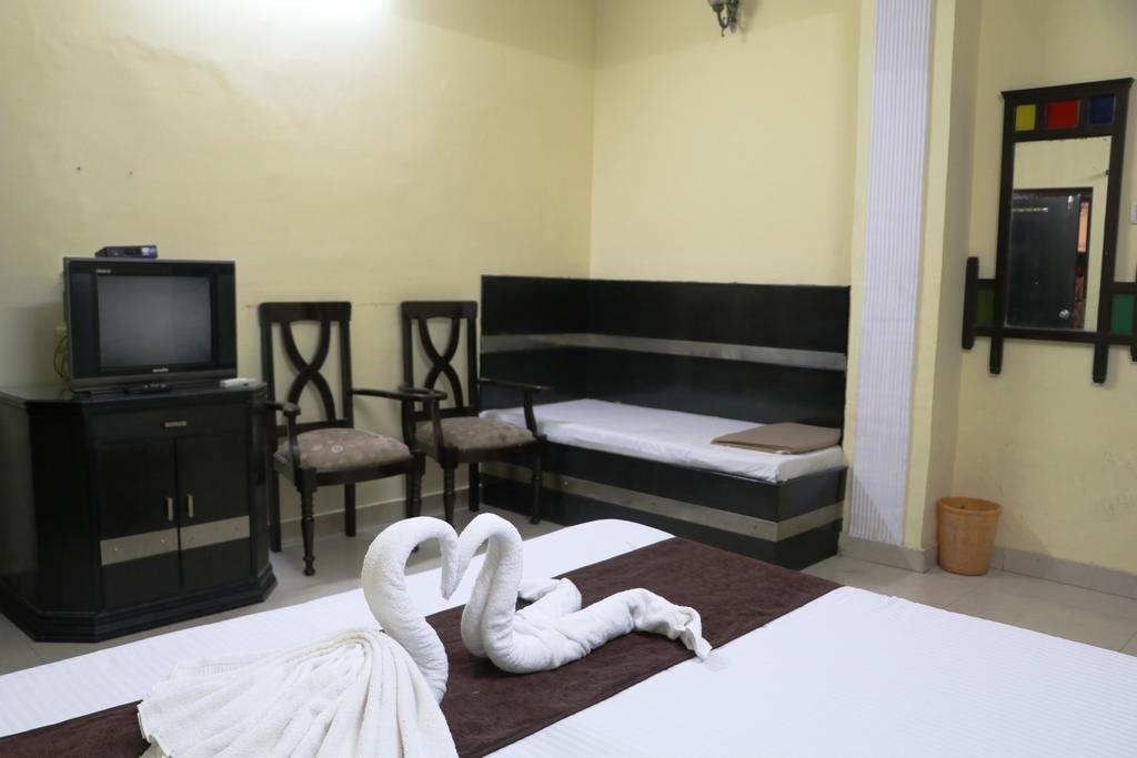 Hotel Vaishnavi Jaipur Bagian luar foto