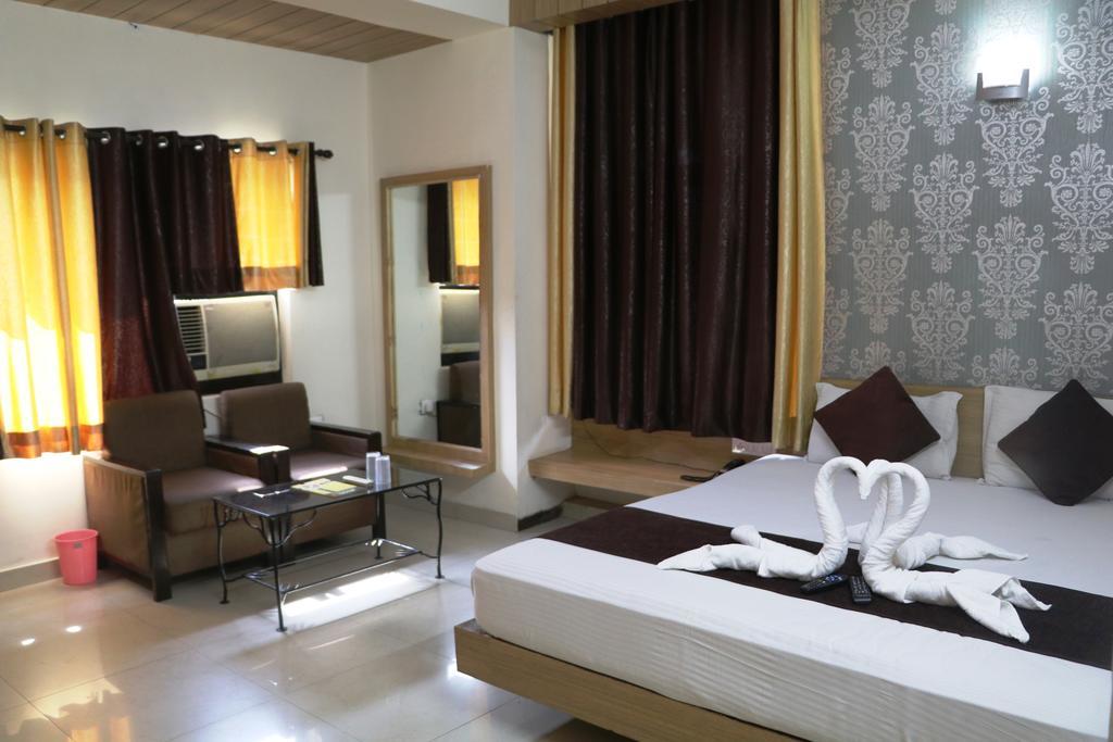 Hotel Vaishnavi Jaipur Bagian luar foto