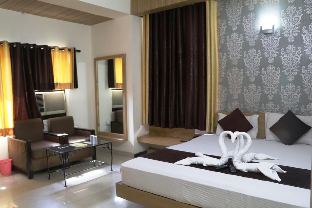Hotel Vaishnavi Jaipur Bagian luar foto