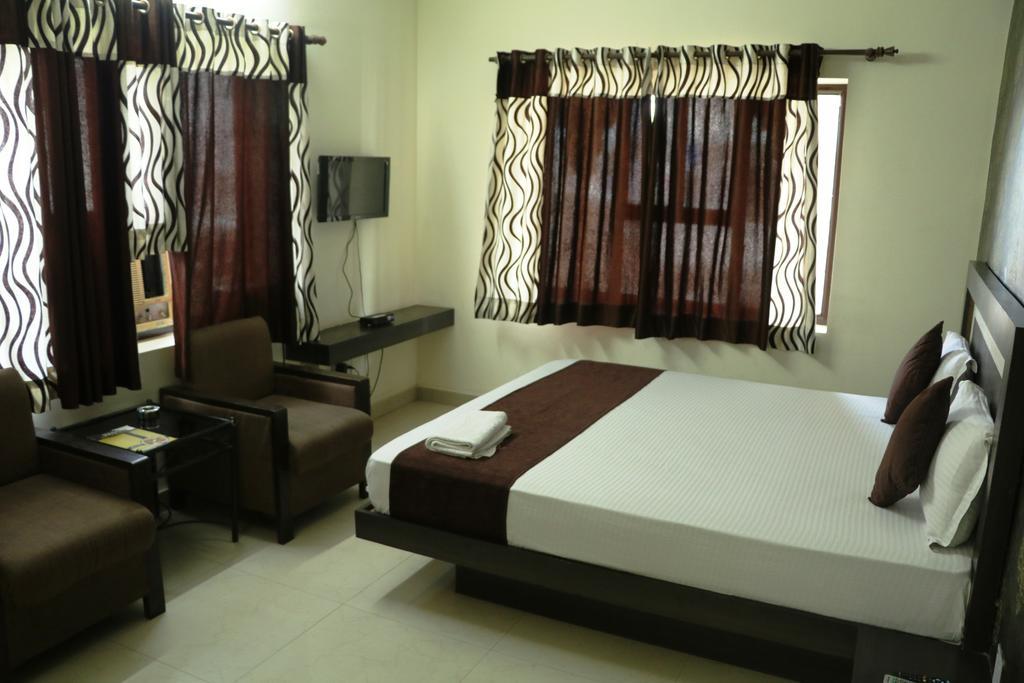 Hotel Vaishnavi Jaipur Bagian luar foto