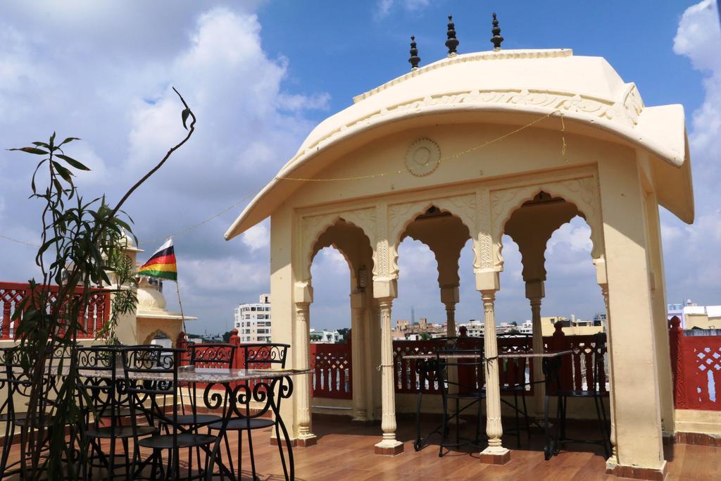 Hotel Vaishnavi Jaipur Bagian luar foto