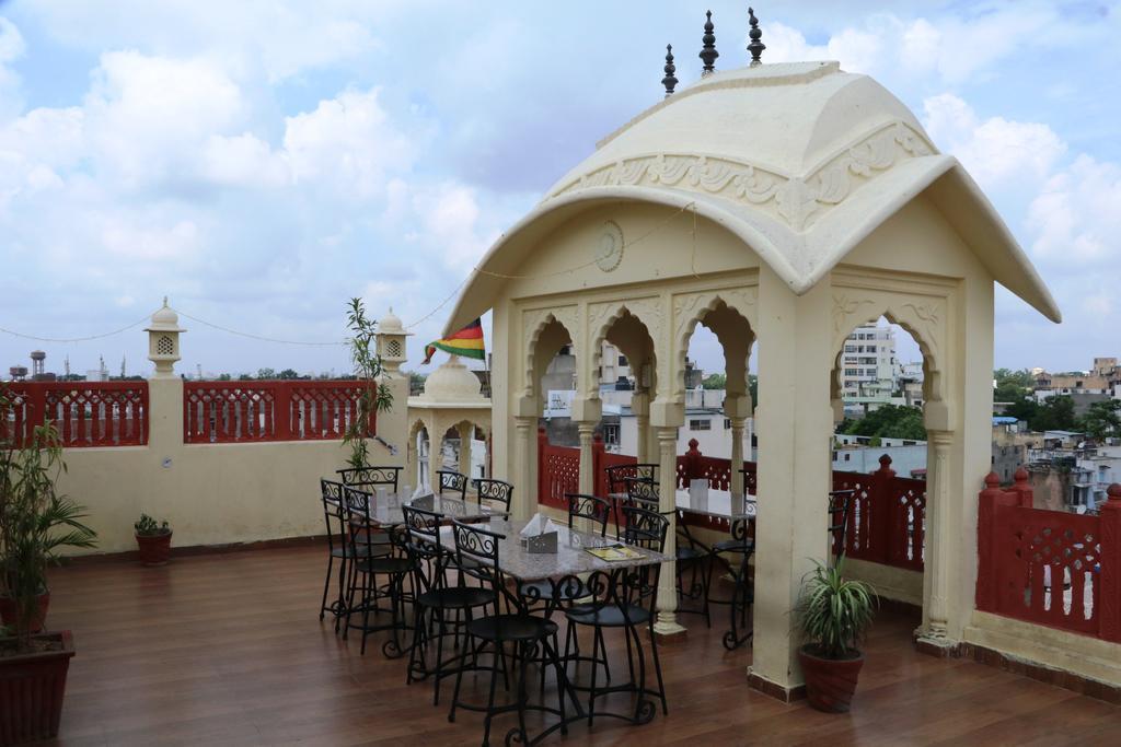 Hotel Vaishnavi Jaipur Bagian luar foto