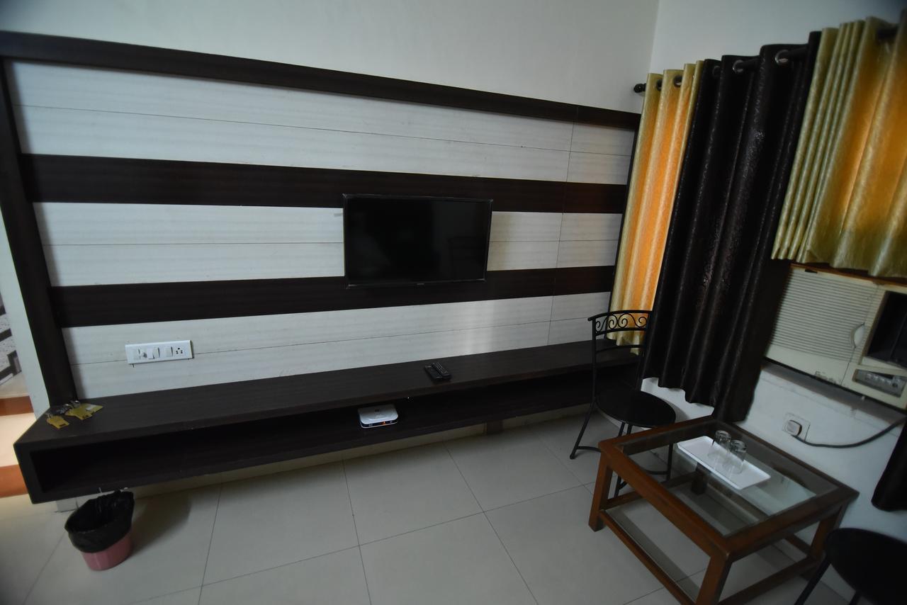 Hotel Vaishnavi Jaipur Bagian luar foto