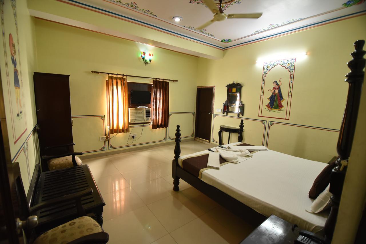 Hotel Vaishnavi Jaipur Bagian luar foto