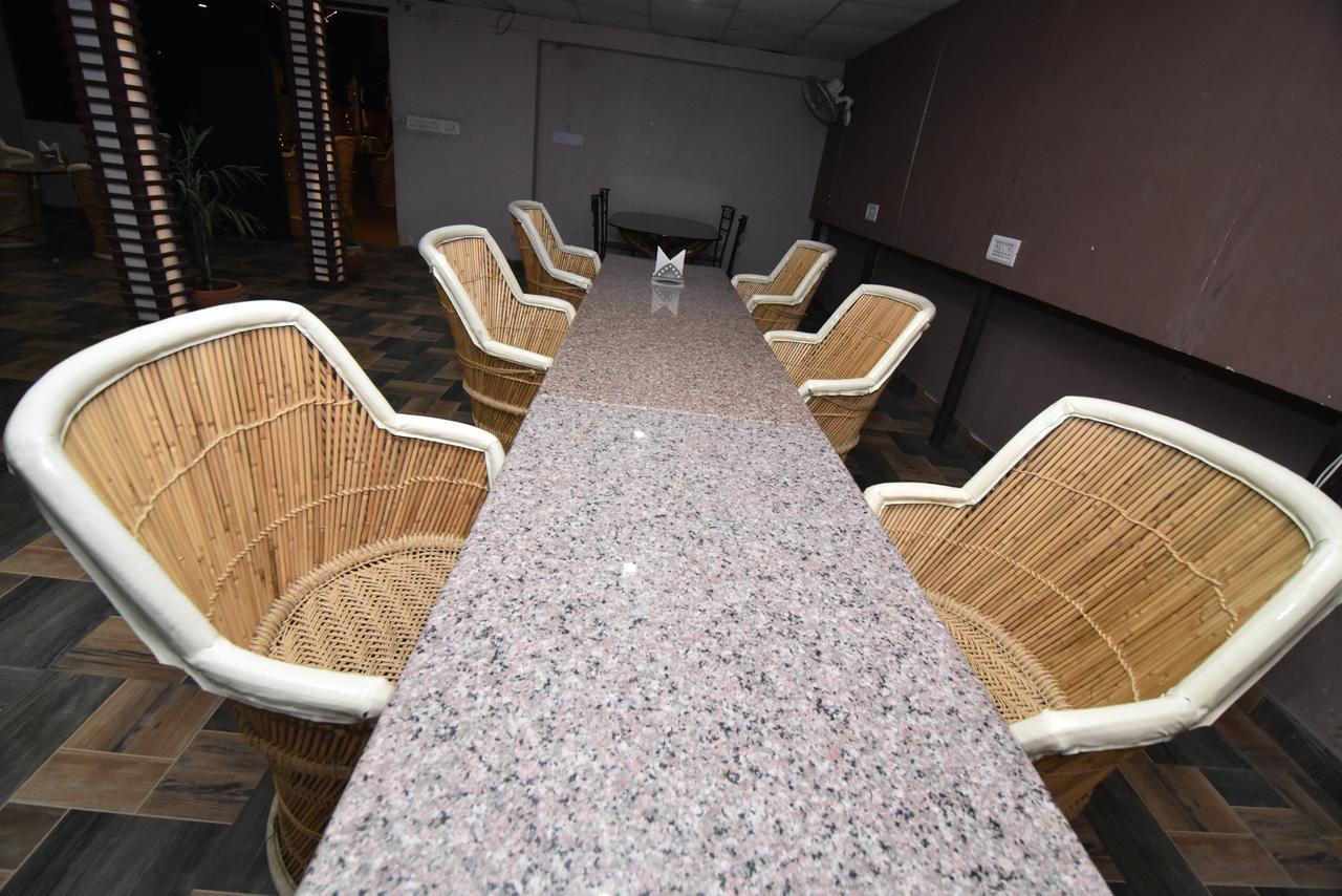 Hotel Vaishnavi Jaipur Bagian luar foto