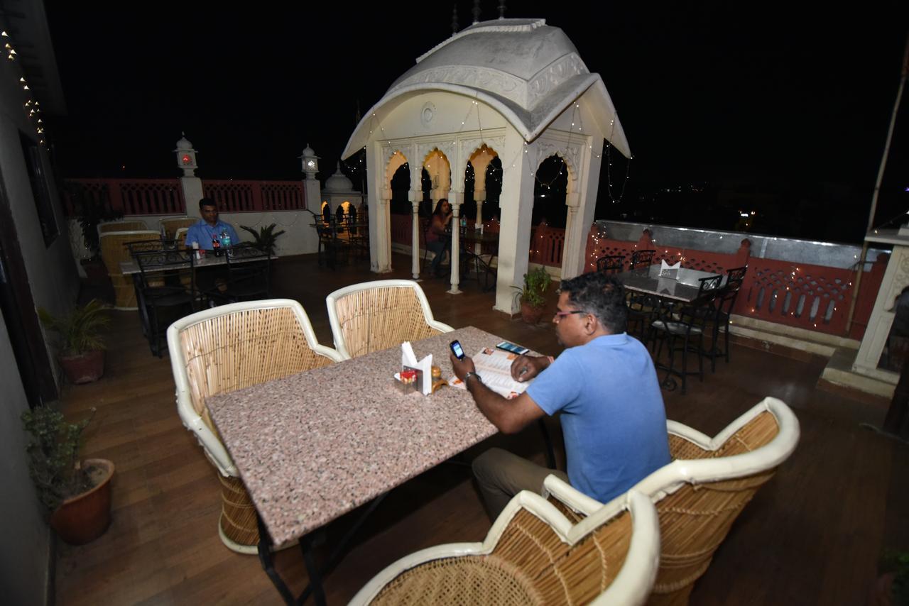 Hotel Vaishnavi Jaipur Bagian luar foto
