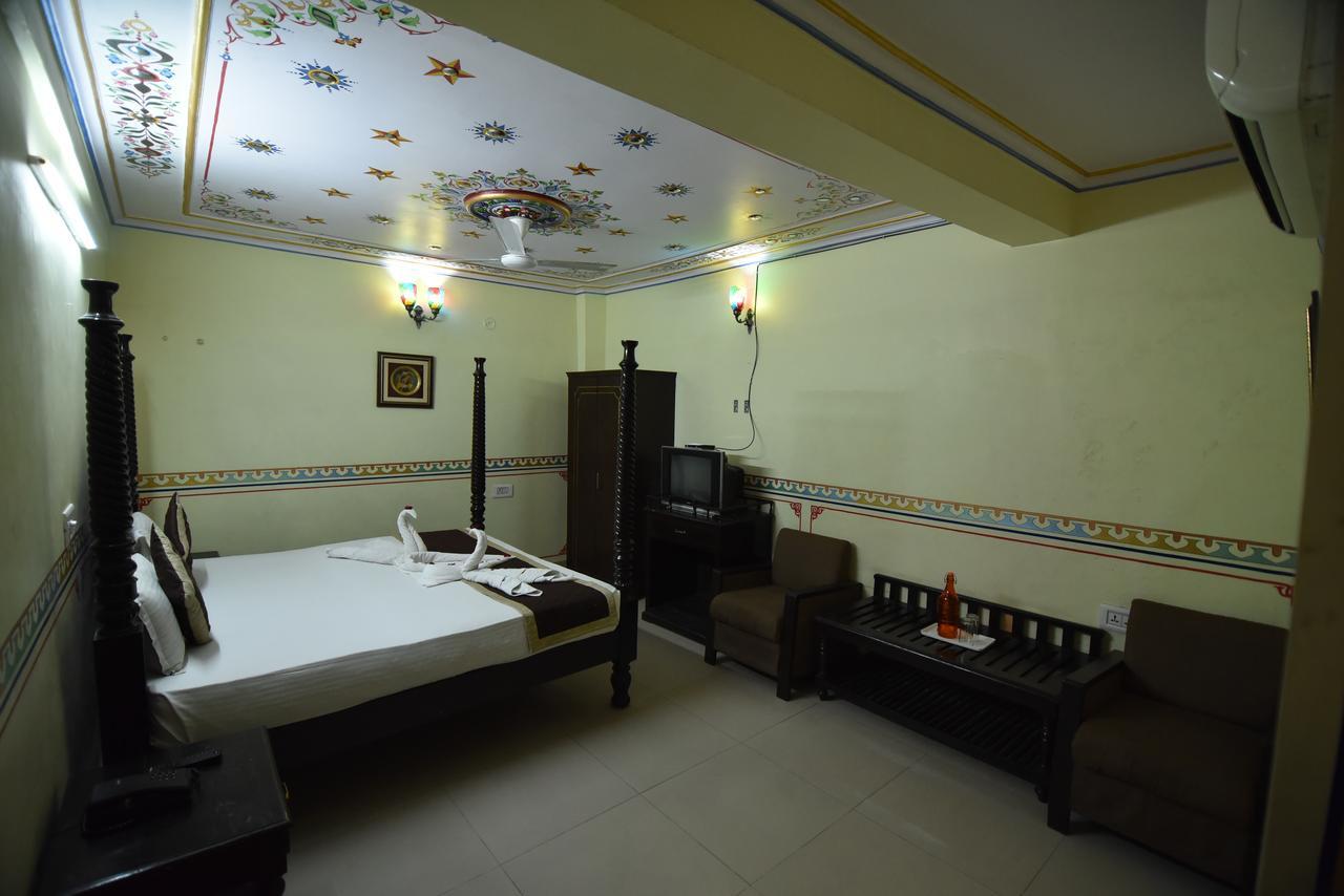 Hotel Vaishnavi Jaipur Bagian luar foto