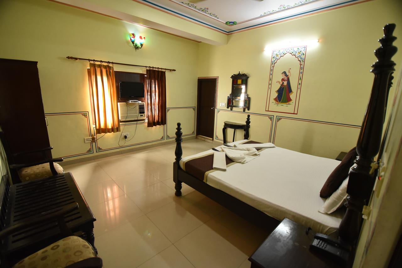 Hotel Vaishnavi Jaipur Bagian luar foto