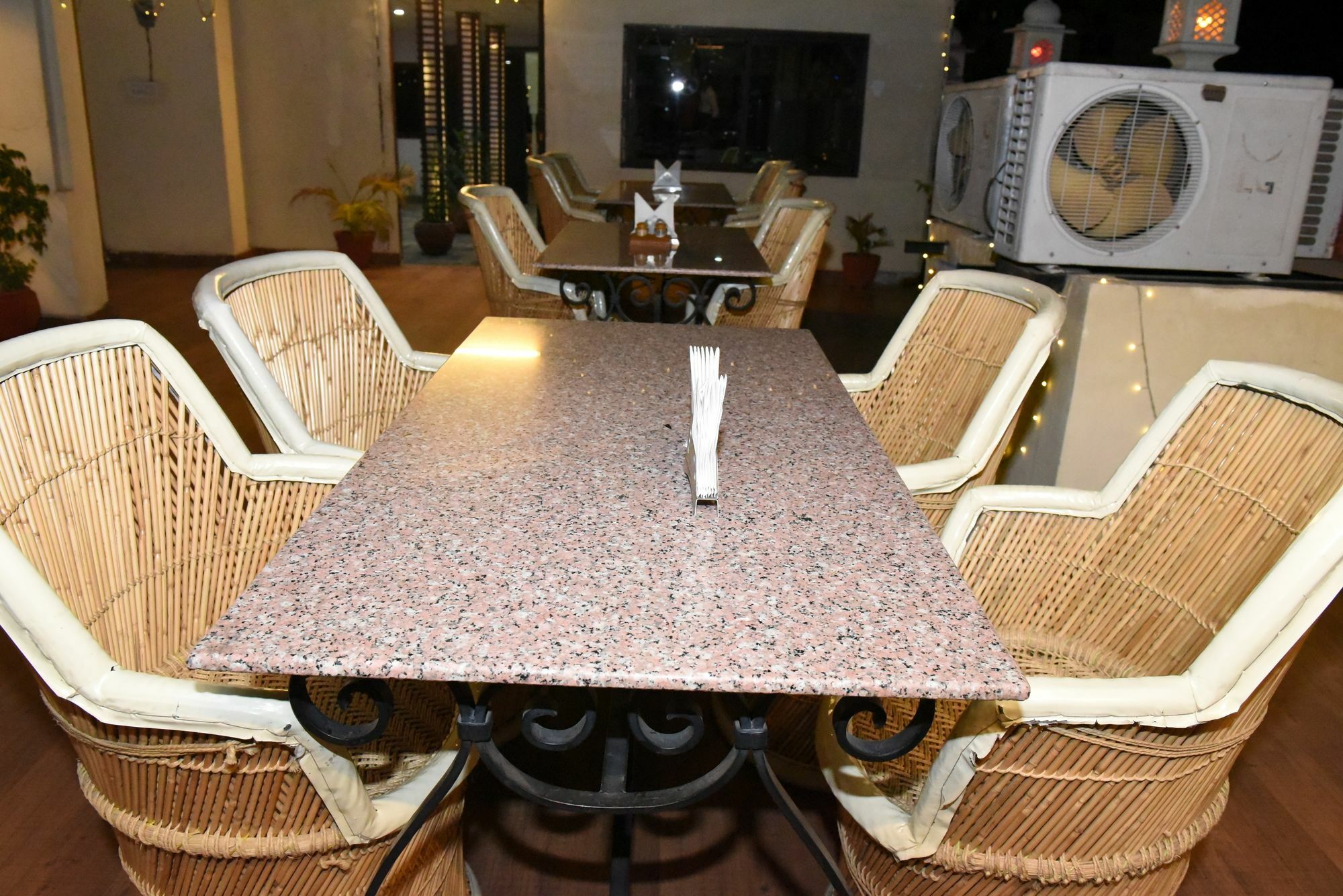 Hotel Vaishnavi Jaipur Bagian luar foto